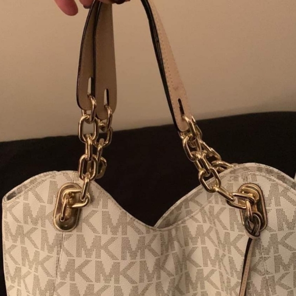 Authentic Michael kors handbag - Picture 2 of 9